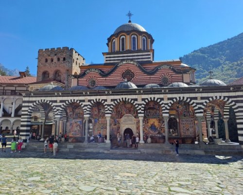 Засилени мерки за сигурност в Рилския манастир