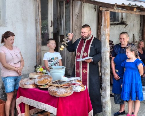 Миряните в Банско отдадоха почит на Света Богородица в Банско