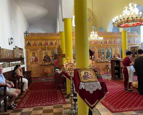 С празнична литургия, курбан за здраве и концерт Бачево почете Успение Богородично