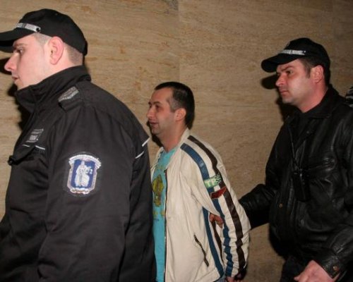 Авер на Релето от  Наглите  на съд, укривал крадени коли