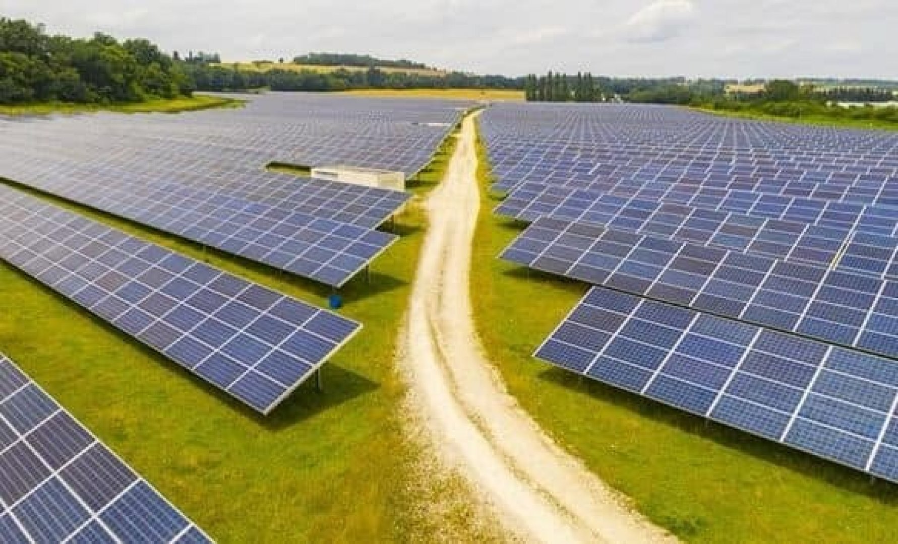 Правителството одобри изграждането на завод за соларни панели за 240 млн. лв.
