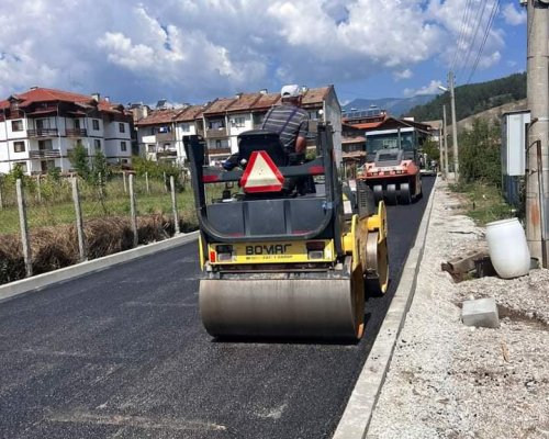 Живущите на ул. Девета   в град Белица се радват на новата си придобивка