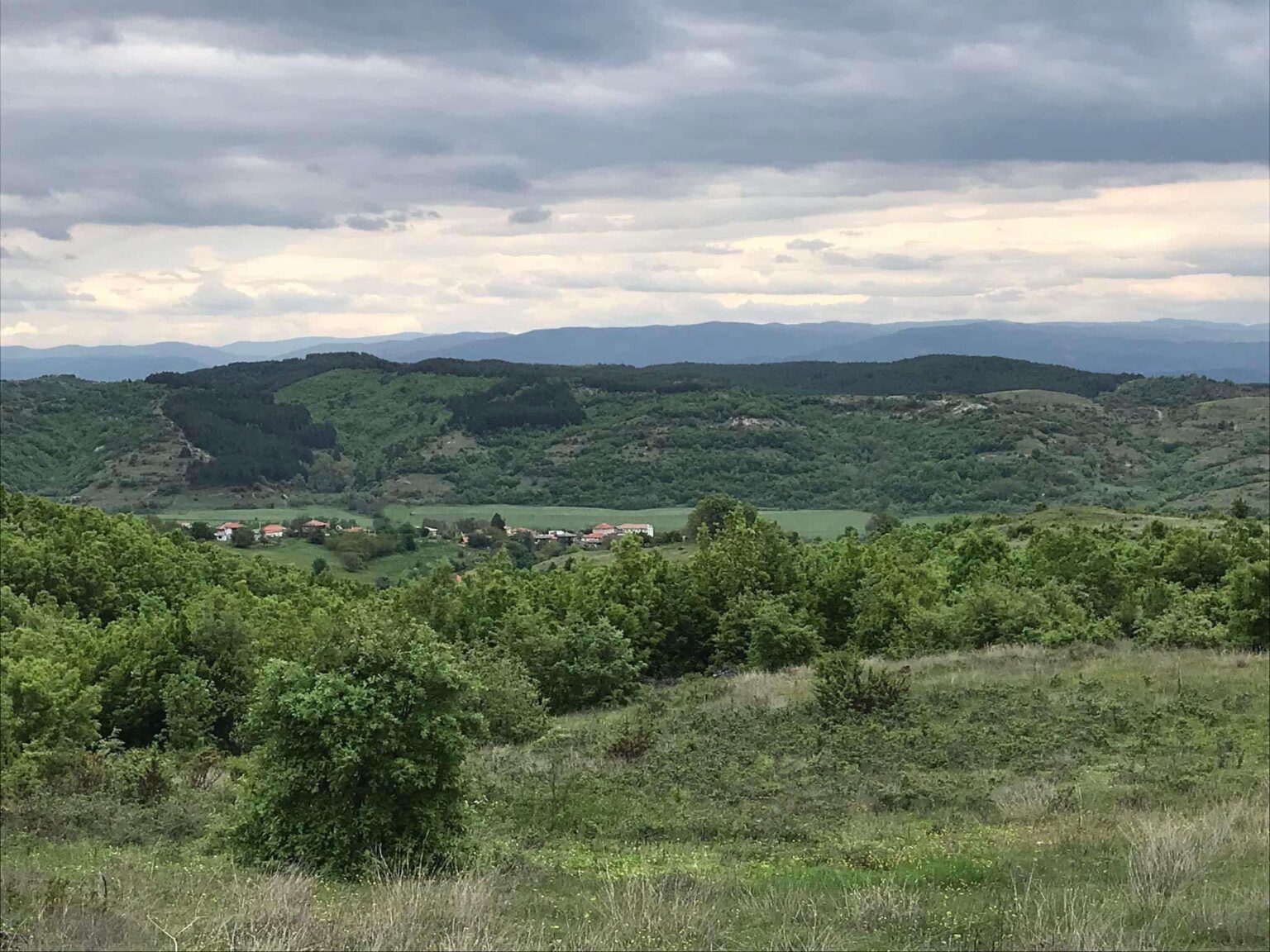 Археолози  окупираха  село Илинден