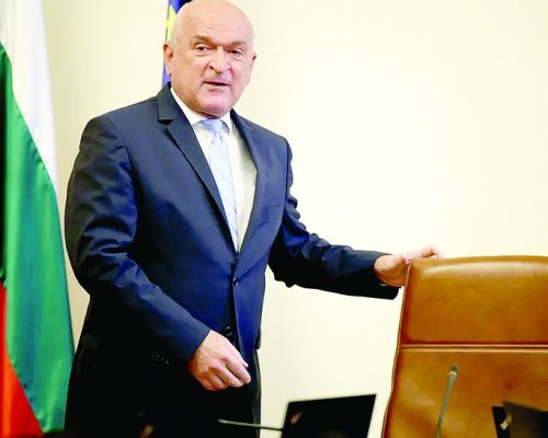 Главчев назначи трима заместник-министри
