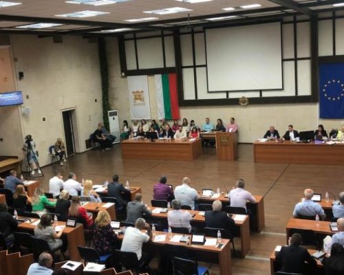 Над 4,1 млн. дълговете към банки на благоевградските съветници, успели обаче да скътат 2,3 млн. лв.  за черни дни