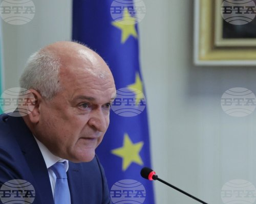 Главчев подписва договора за електрическите мотрисни влакове