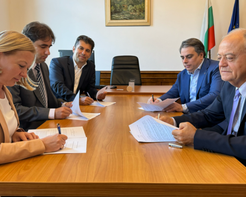 Продължаваме Промяната ,  Демократи за силна България” и  Движение Да България  подписаха коалиционно споразумение за изборите