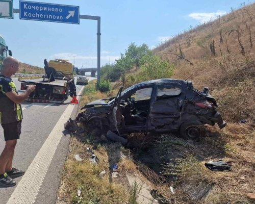 Служител в албанското посолство катастрофира в Кочериново