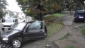 Лек автомобил Рено Клио се заби в крайпътен парапет прескачайки от улица без изход в Благоевград