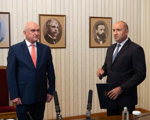 Радев: Очаквам ЦИК да следи за стриктното изпълнение на разпоредбите от Изборния кодекс