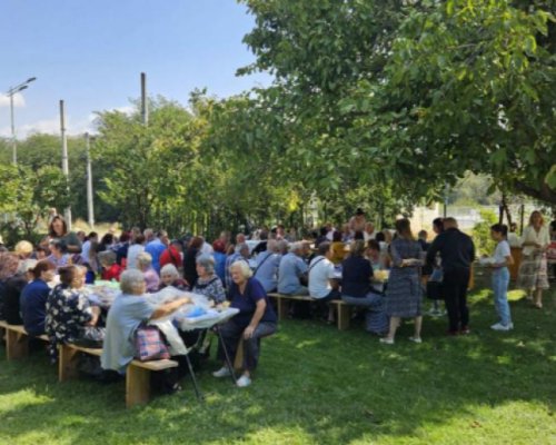 Божествена Света литургия за храмовия празник Рождество на Пресвета Богородица в Симитли
