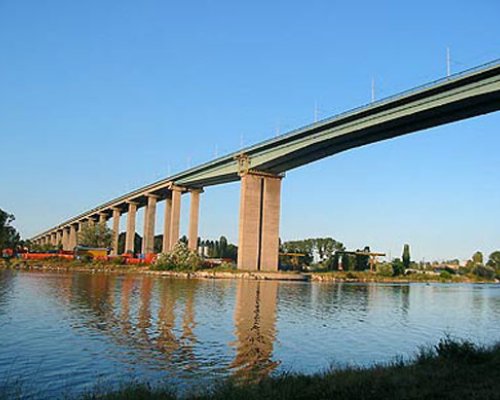 Трагедия рано сутринта! Мъж скочи от мост и загина