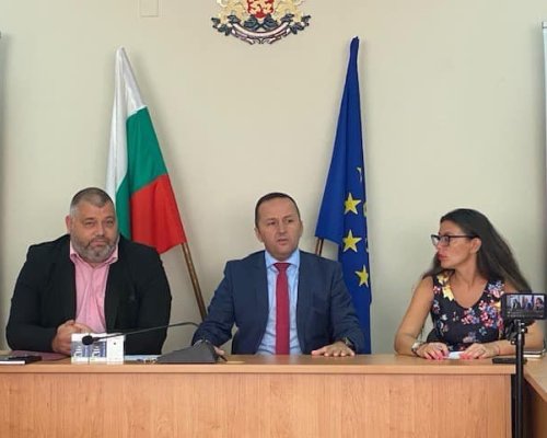 Областният управител Георги Динев предаде печатите на РИК-Благоевград