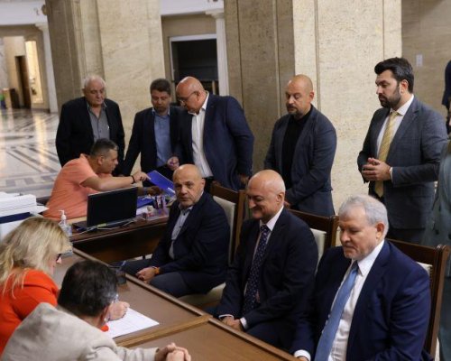 ГЕРБ-СДС подаде документи в ЦИК за регистрация за изборите