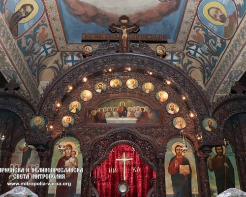 Проучване: Църквата е сред най-одобряваните институции у нас