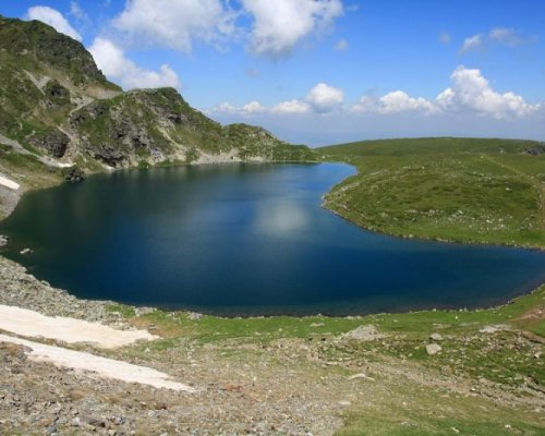 Дронове и глоби до 2000 лв. в борбата с нарушителите на Рилските езера