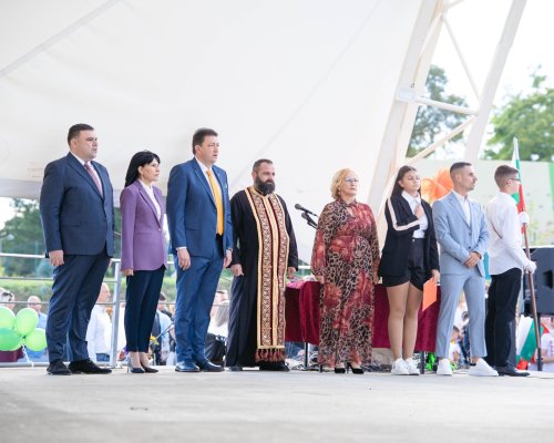 Кметът Димитър Бръчков откри новата учебна година в IV ОУ  Христо Смирненски  и в СУ  Антон Попов