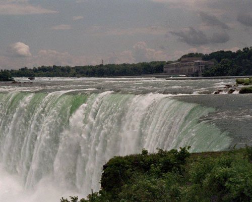Водопадът Ниагара остава без вода, момиче сменя кръвната си група: най-невероятните събития в историята на човечеството