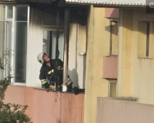 Пожар в Благоевград вдигна огнеборците на крак тази вечер