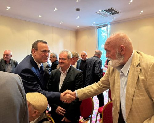 Чакъров на среща с доайени на ДПС: Никой не може да отнеме марката ДПС, защото тя е на всички нас и заедно ще запазим единството на общността под ръководството на Ахмед Доган