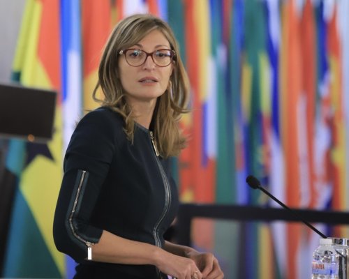 Парламентът освободи Екатерина Захариева като народен представител
