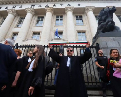 Адвокати от цялата страна готвят протести, недоволни са от ветото на Радев