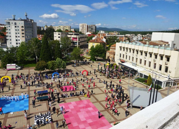 Спортен празник срещу насилието над деца в Дупница