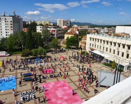 Спортен празник срещу насилието над деца в Дупница