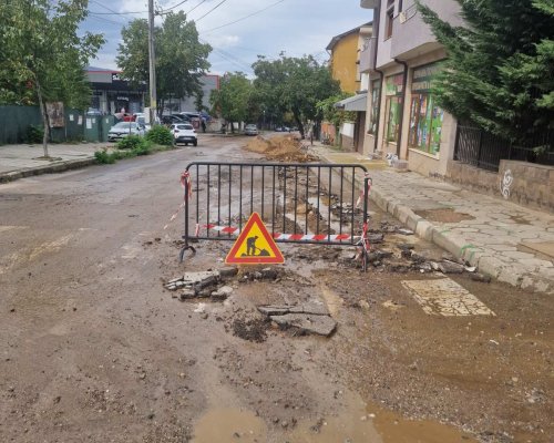 Приключи подмяната на водопровода на ул.  Свобода  в Петрич, предстои цялостно асфалтиране и нови тротоари