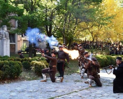 Благоевградчани почитат героите на Горна Джумая