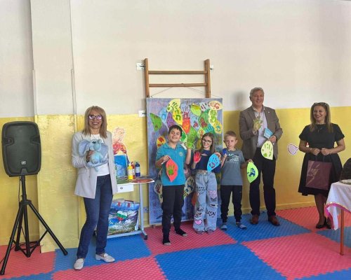Творбите на трима ученици от Разлог на финална изложба  Най-големият малък приятел на животните и природата