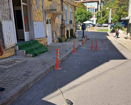Община Дупница обезопаси пред сградата на ДНА