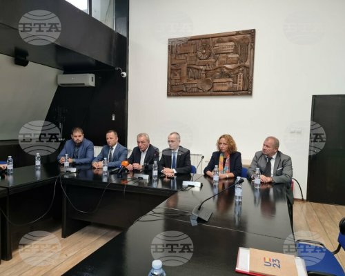 Възможностите за привличане на инвеститори с базата на бившата цигарена фабрика в Благоевград обсъдиха министър Карадимов и местната власт