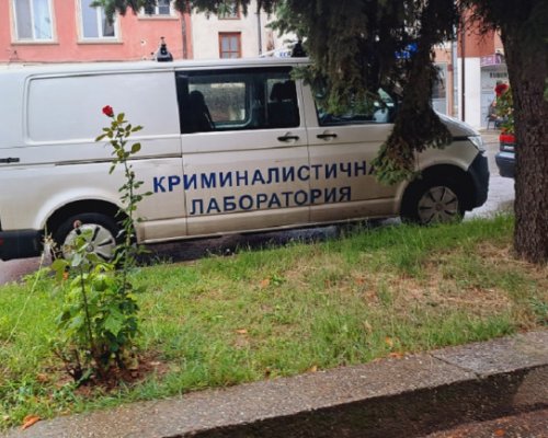 Мъж наръга с нож приятел в хотел в Кюстендил