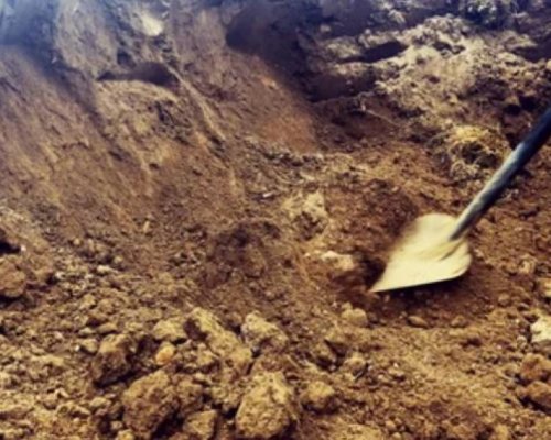 Гробарят, поискал неправомерно сумата от 400 лв. от близки на починал човек е уволнен