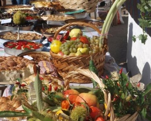 Вкусни гозби и музика за Празника на кестена в Брежани