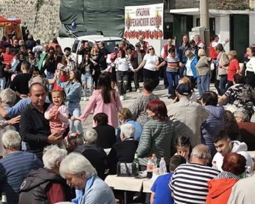 Стотици се веселиха на празника на брежанския кестен