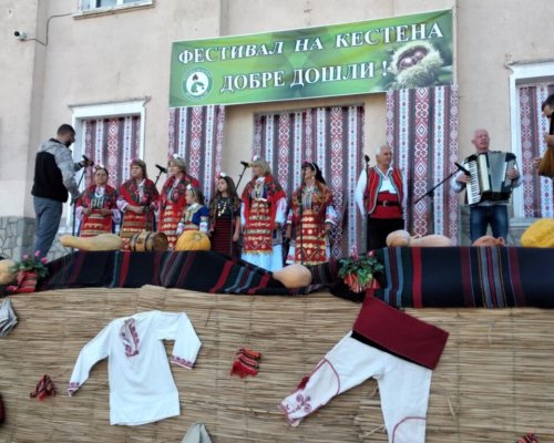 Хиляди почитатели на кестените се събраха в с. Коларово