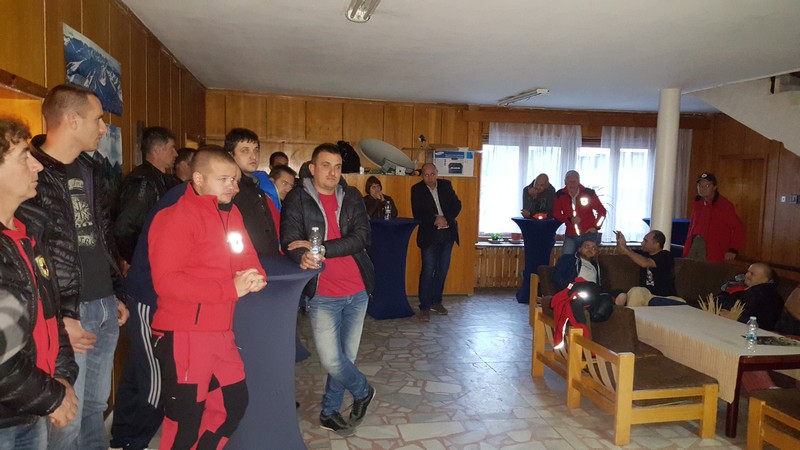 Планински спасители и спортни деятели разговаряха открито с Георги Икономов за развитието на Общината снимка 1