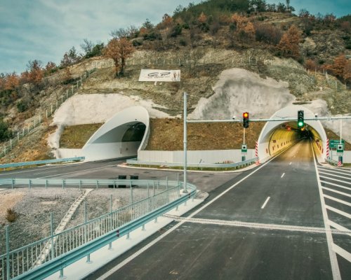 ВНИМАНИЕ! Движението в тръбата за Кулата на тунел Железница на магистрала Струма се ограничава днес заради профилактика