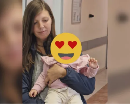 Спасиха бебе с пластмасова играчка в гърлото