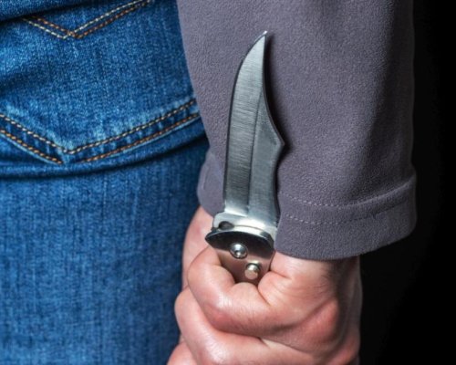 Развод прерастна в насилие: Мъж заплаши съпругата си с убийство и рани друг човек
