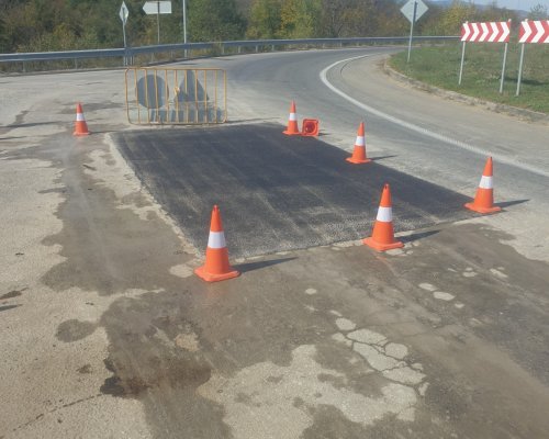 Бърза реакция! Голяма дупка на АМ Струма бе асфалтирана