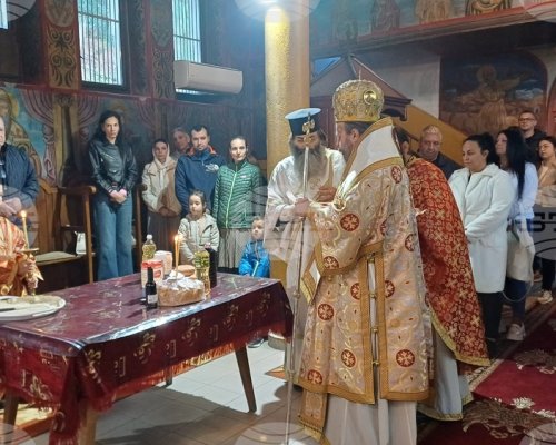 С тържествен водосвет беше поставено началото на новата учебна година в неделното училище в Петрич