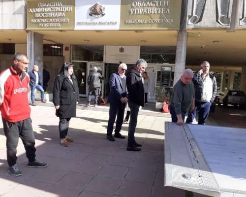 В Кюстендил доставиха бюлетините за изборите на 27 октомври