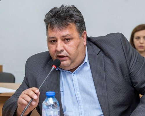 СЛЕД КАТО ВАС КАСИРА ИЗБОРИТЕ: ОИК връчи мандат на съветниците от предишния Общински съвет в Сандански, от вчера Н. Шаламандов отново е председател