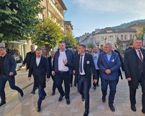 Край на лъжите! Лидерът на ДПС-Ново начало Делян Пеевски е на предизборна среща в Якоруда