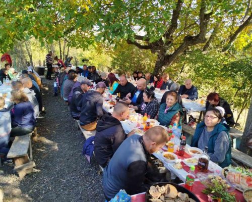 Миряни почетаха храмовия празник на параклиса  Св. Илия и Св. Димитър  в местността  Ширината  в Полена