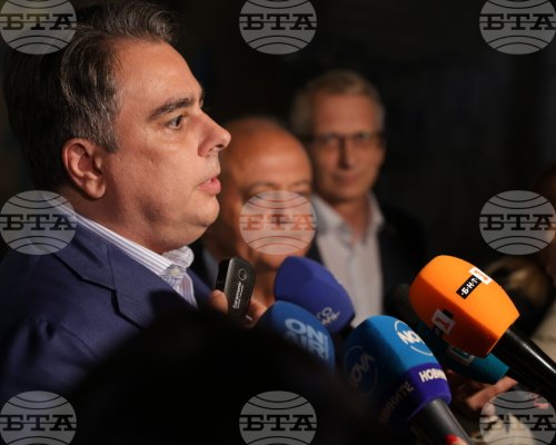 Асен Василев: Искам да благодаря на избирателите, че ни дадоха повече сила да се преборим за по-високи доходи, по-добро здравеопазване и образование