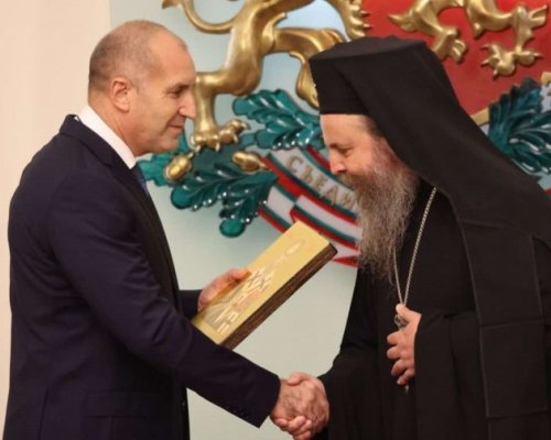 Неврокопският митрополит Серафим получи Почетния знак на президента